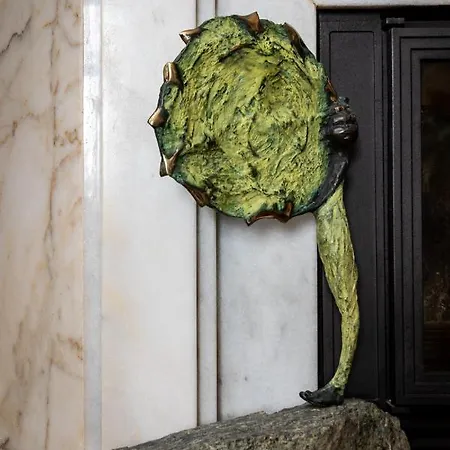 Location To Explore Spacious 105m2 *