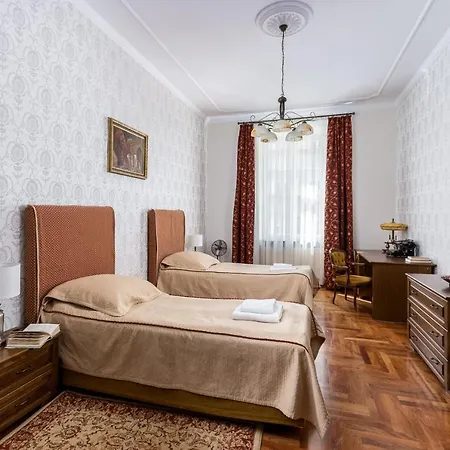 Location To Explore Spacious 105m2 Cracovia