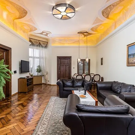 Location To Explore Spacious 105m2 Cracovia